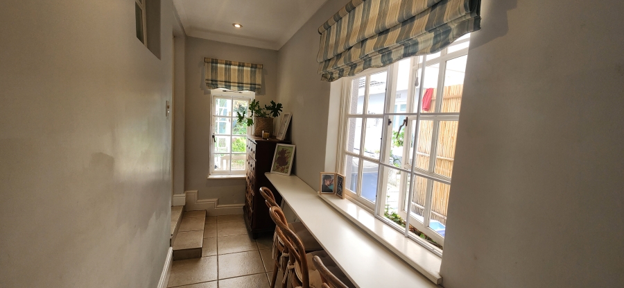 To Let 2 Bedroom Property for Rent in Tokai Western Cape